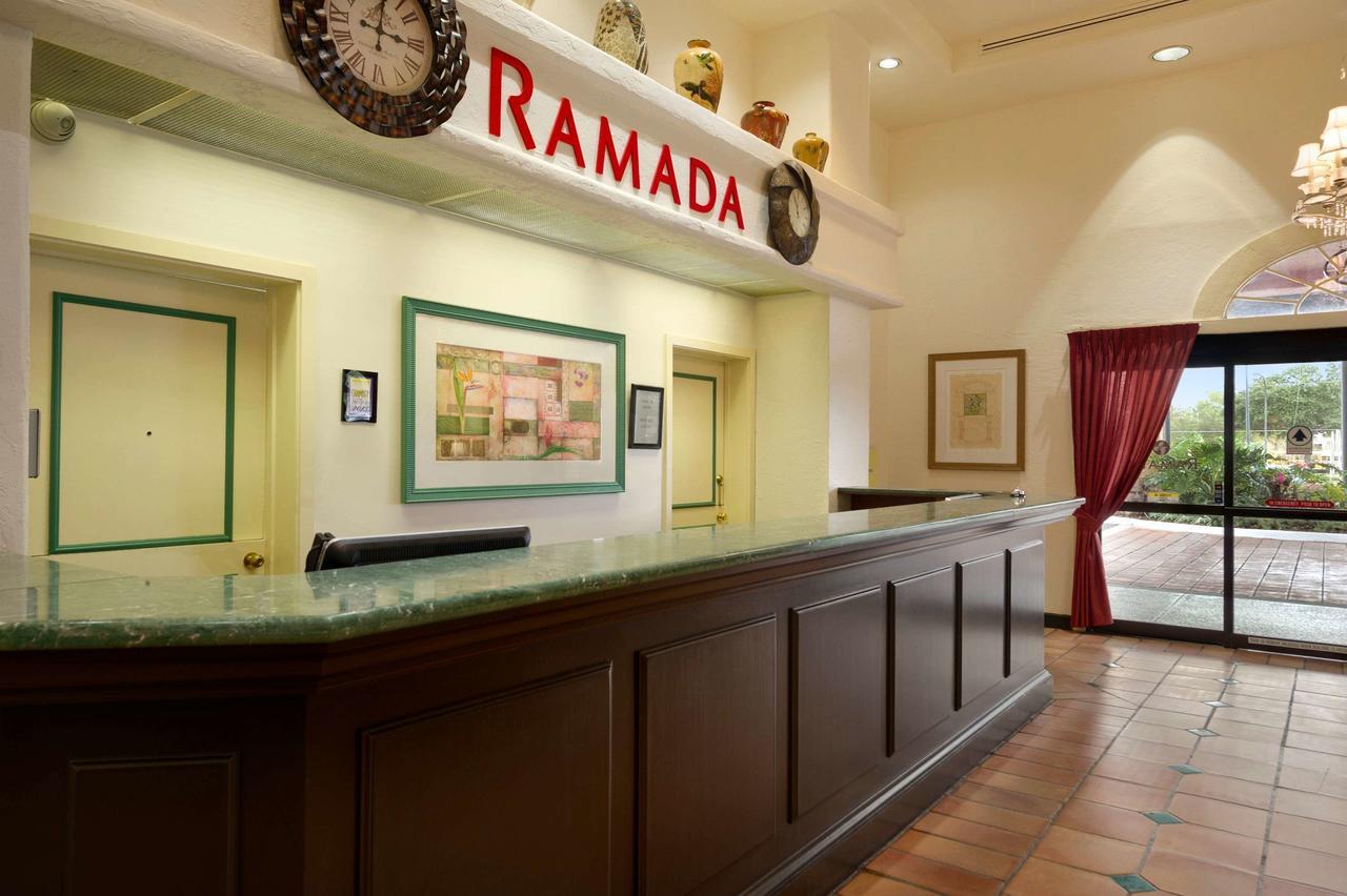 Ramada By Wyndham Kissimmee Downtown Hotel Bagian luar foto