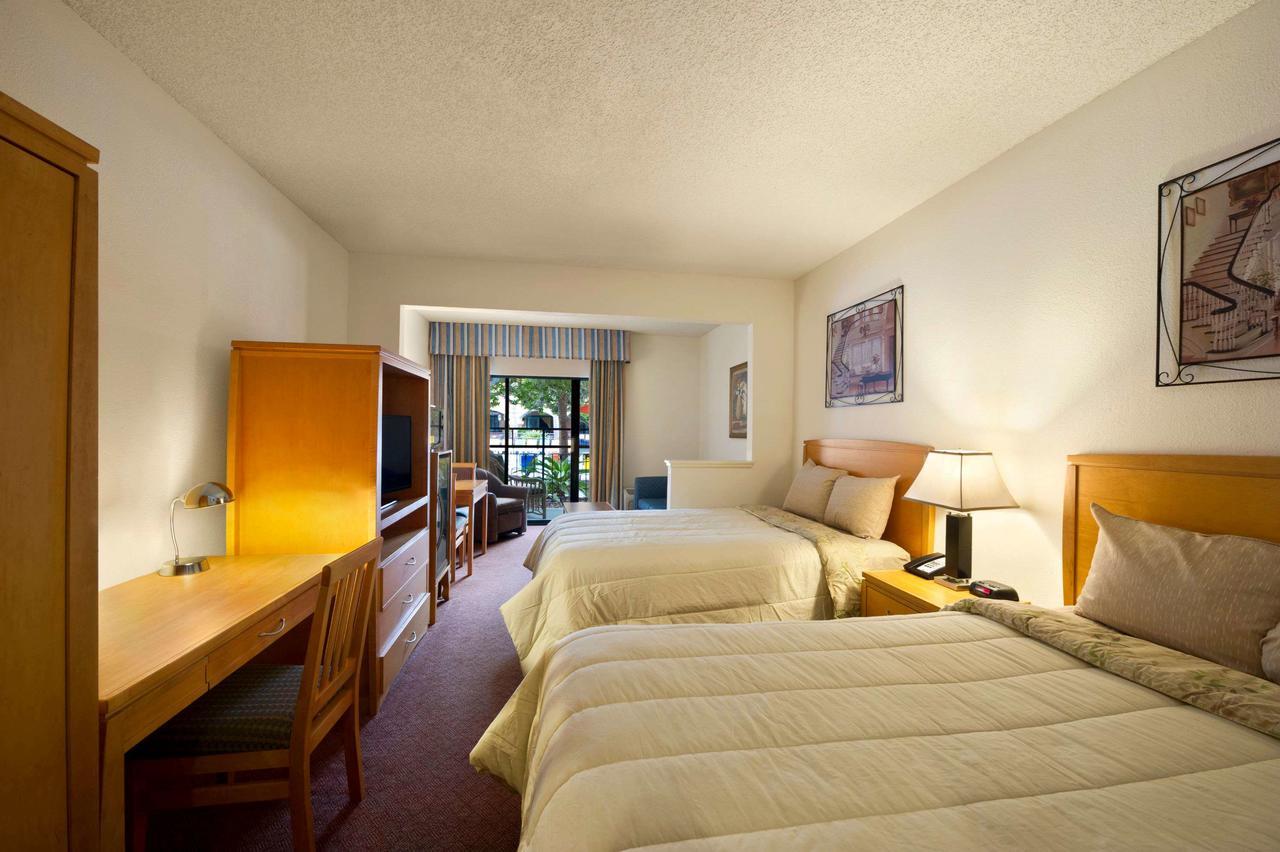 Ramada By Wyndham Kissimmee Downtown Hotel Bagian luar foto