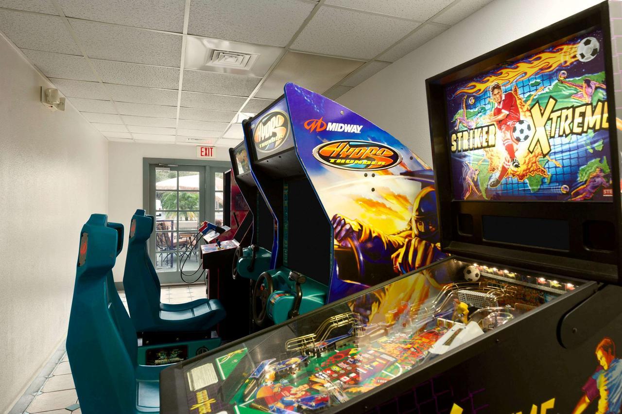 Ramada By Wyndham Kissimmee Downtown Hotel Bagian luar foto