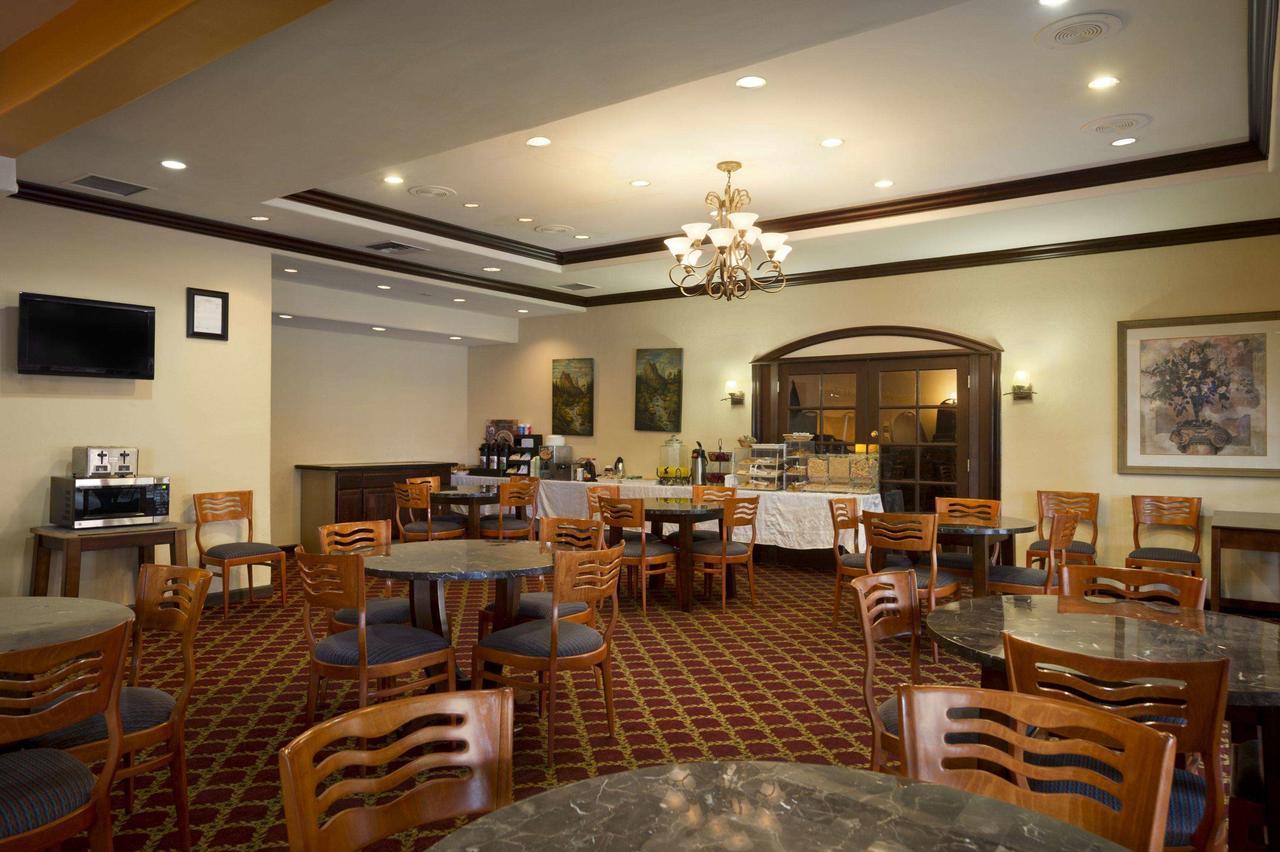 Ramada By Wyndham Kissimmee Downtown Hotel Bagian luar foto