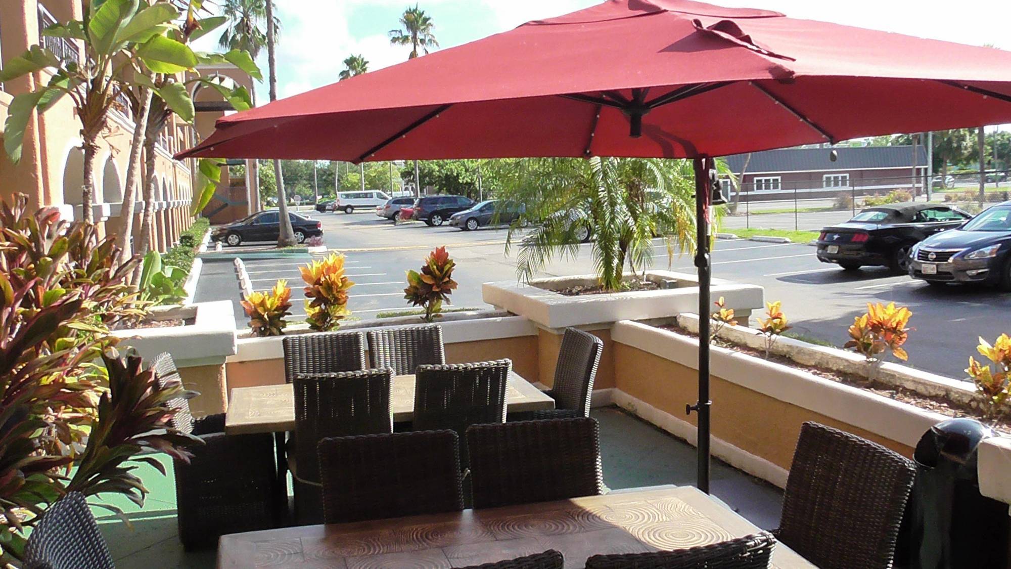 Ramada By Wyndham Kissimmee Downtown Hotel Bagian luar foto