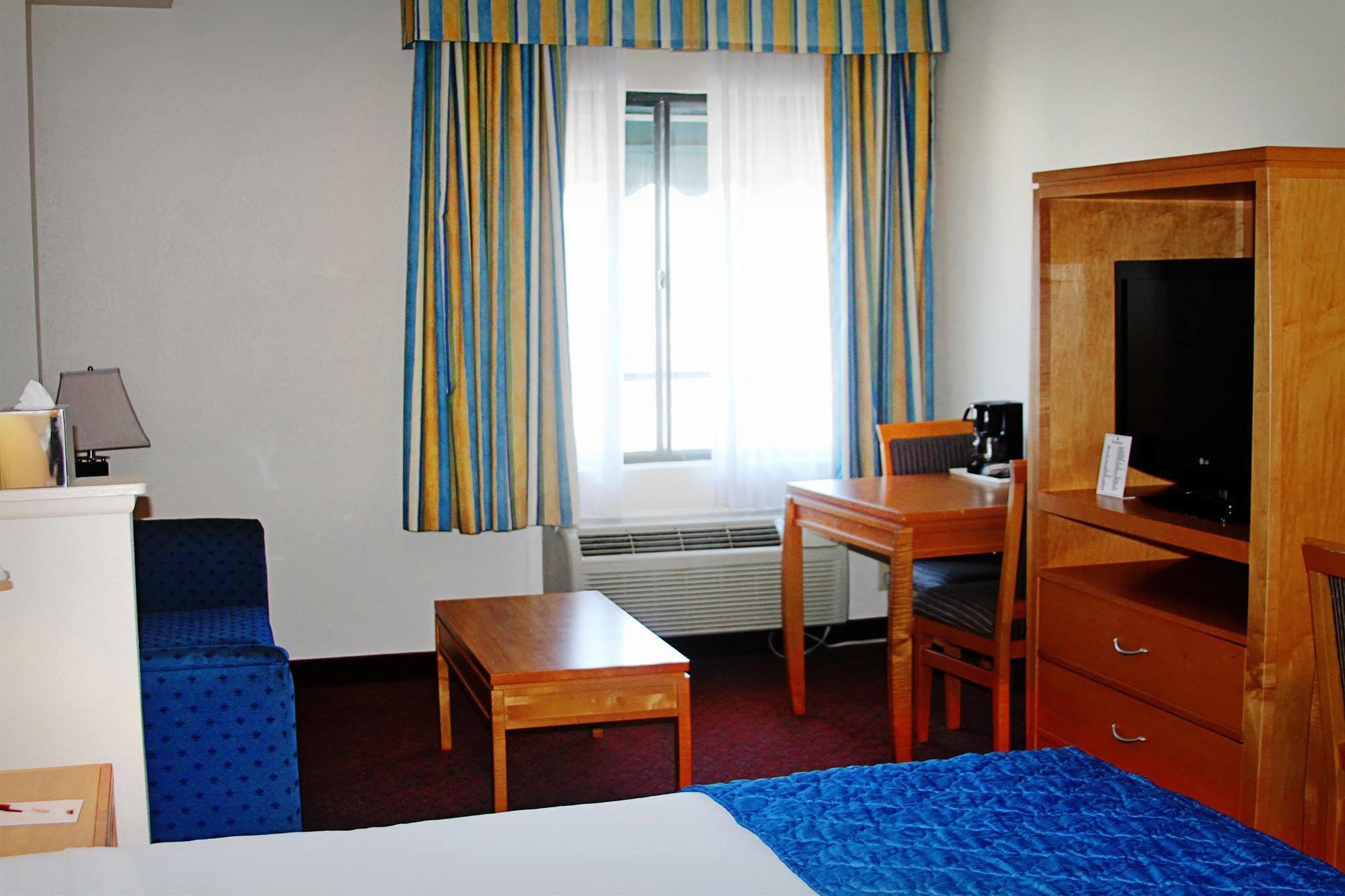 Ramada By Wyndham Kissimmee Downtown Hotel Bagian luar foto