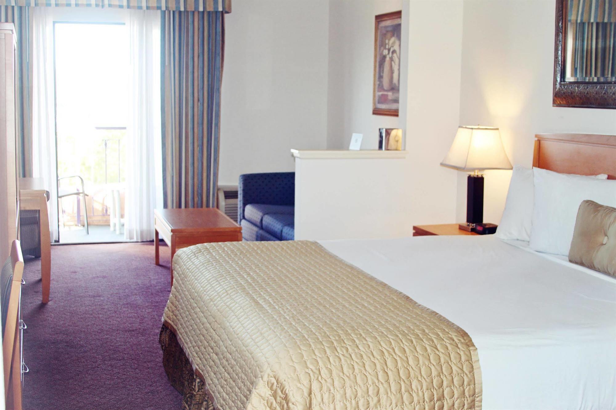 Ramada By Wyndham Kissimmee Downtown Hotel Bagian luar foto